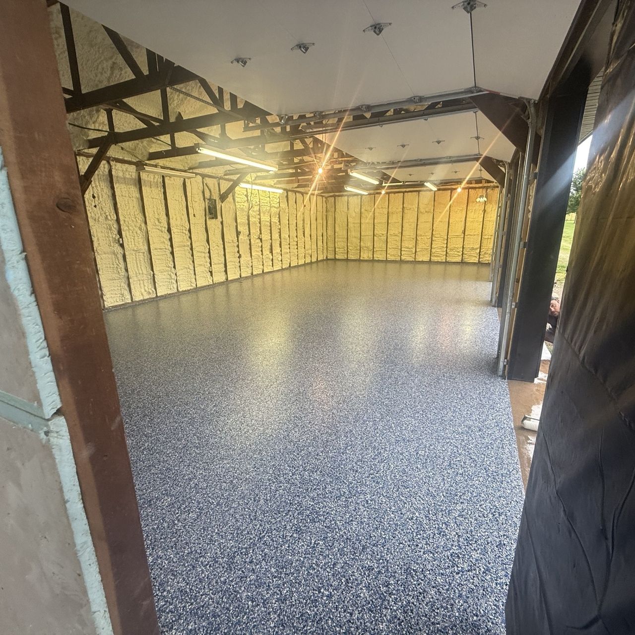 Blue flake shop floor coating pole barn Missouri