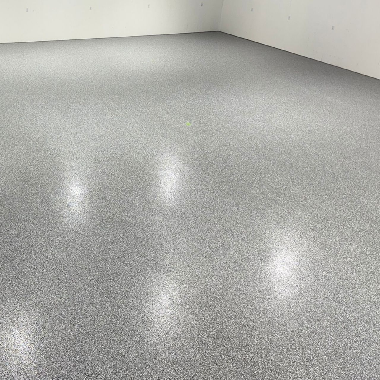 Garage floor flake color blend closeup Missouri