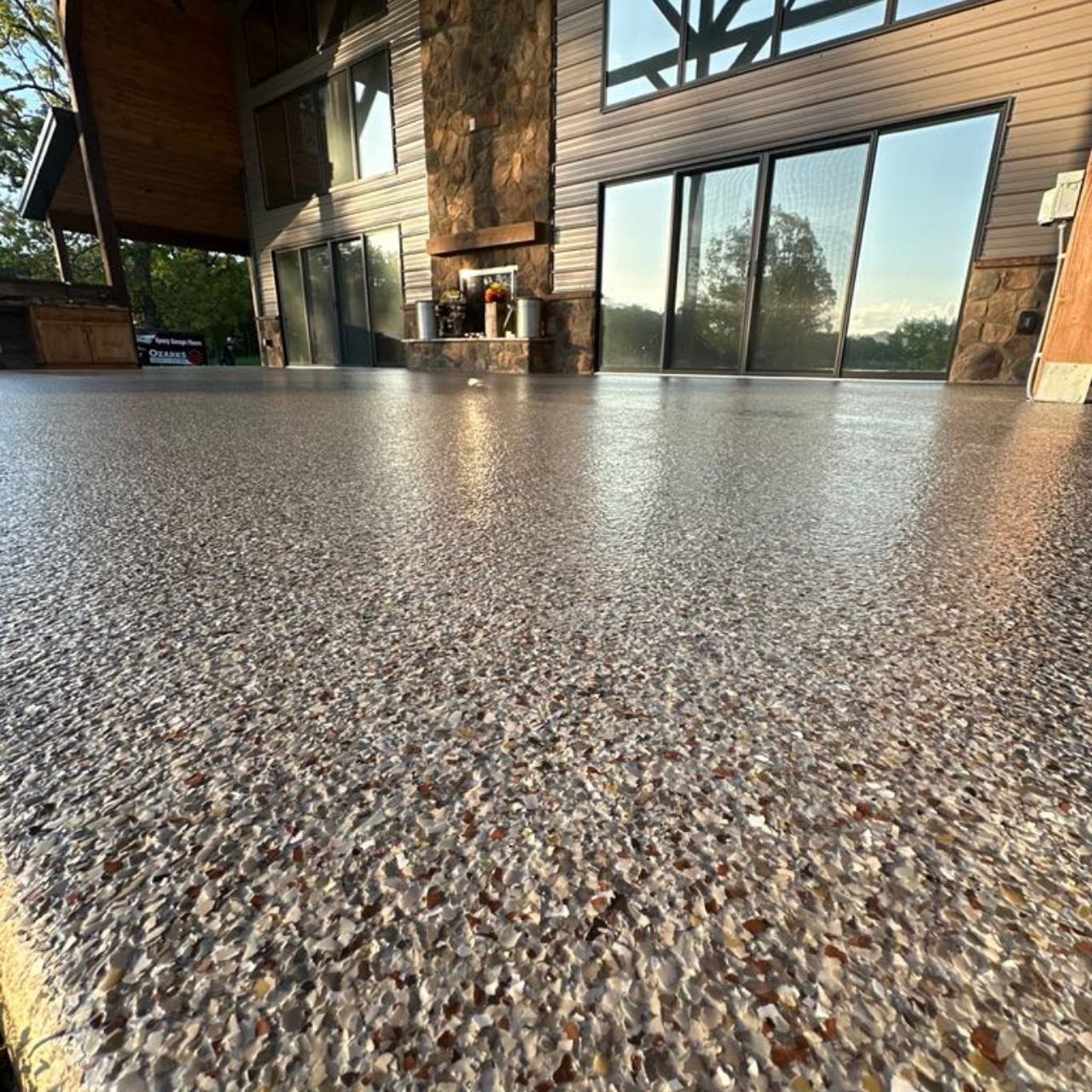 Lodge style patio flake floor coating Missouri
